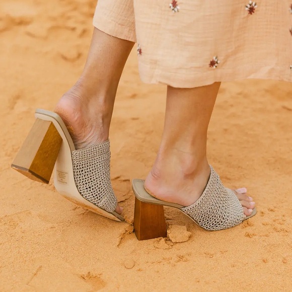 Steve Madden - Realize block wood Mules - Picture 2 of 6